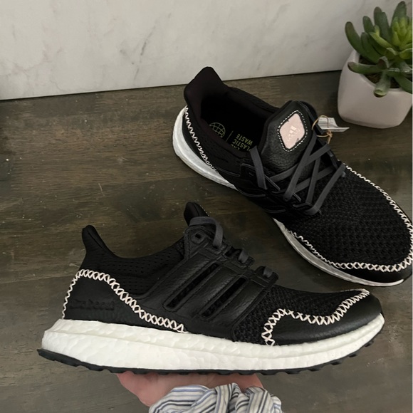 adidas UltraBOOST 1.0 DNA Black Wonder Quartz - Picture 10 of 11